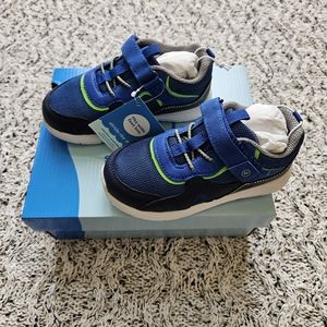 Stride Rite 360 sneakers